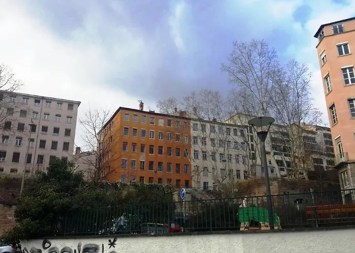 Cosy appartement, dans les pentes de la Croix Rousse